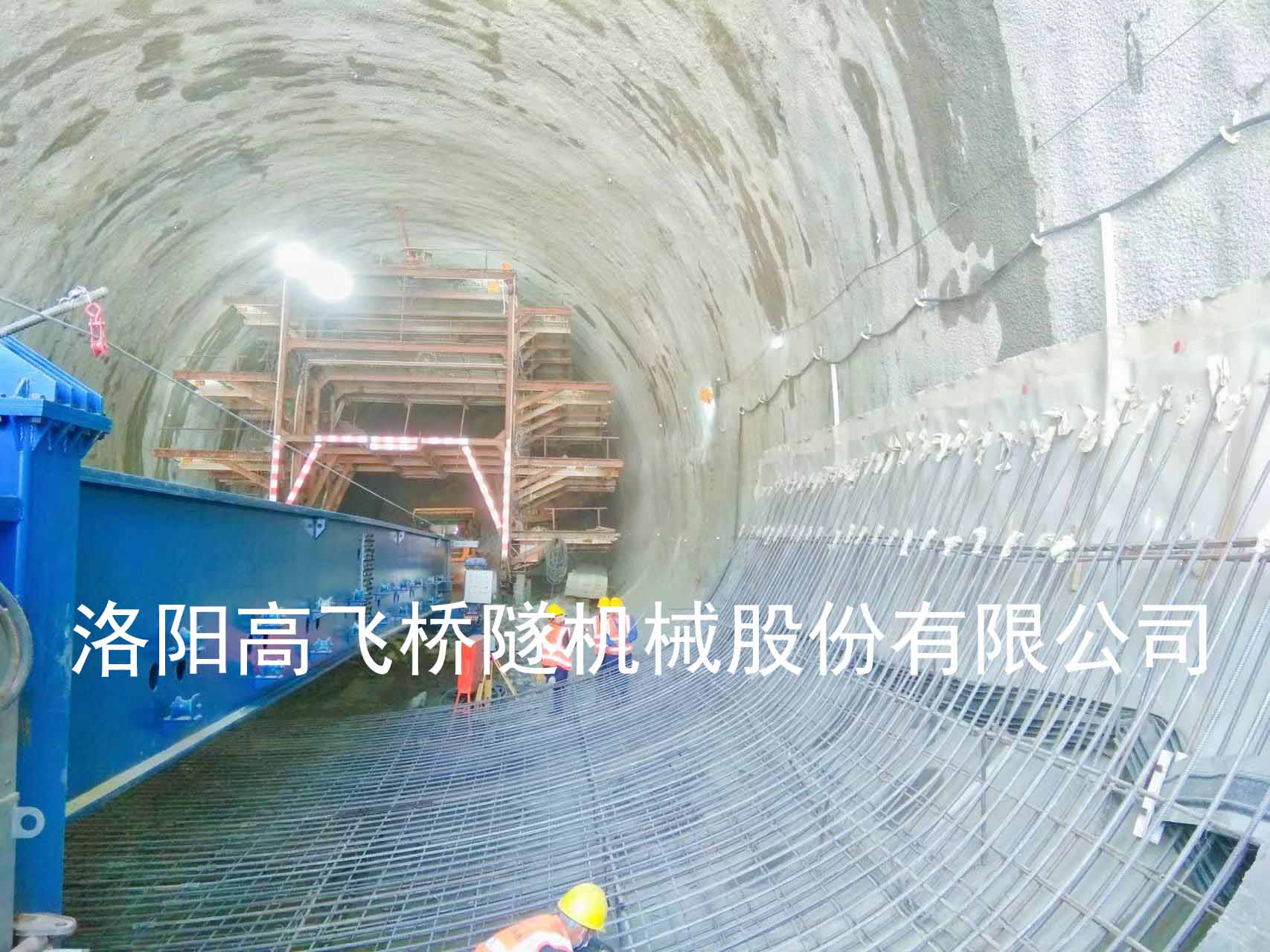 液压仰拱栈桥